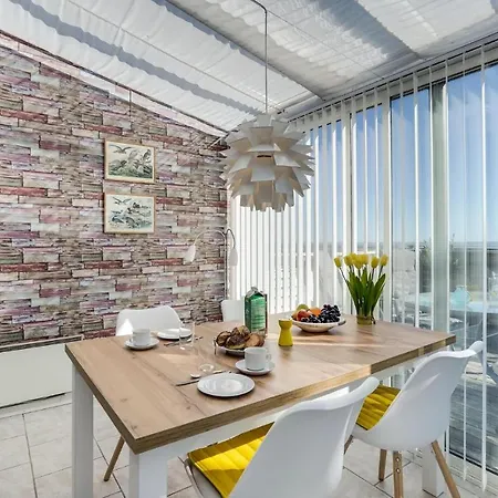 Cozy In Romo With Kitchen Rømø